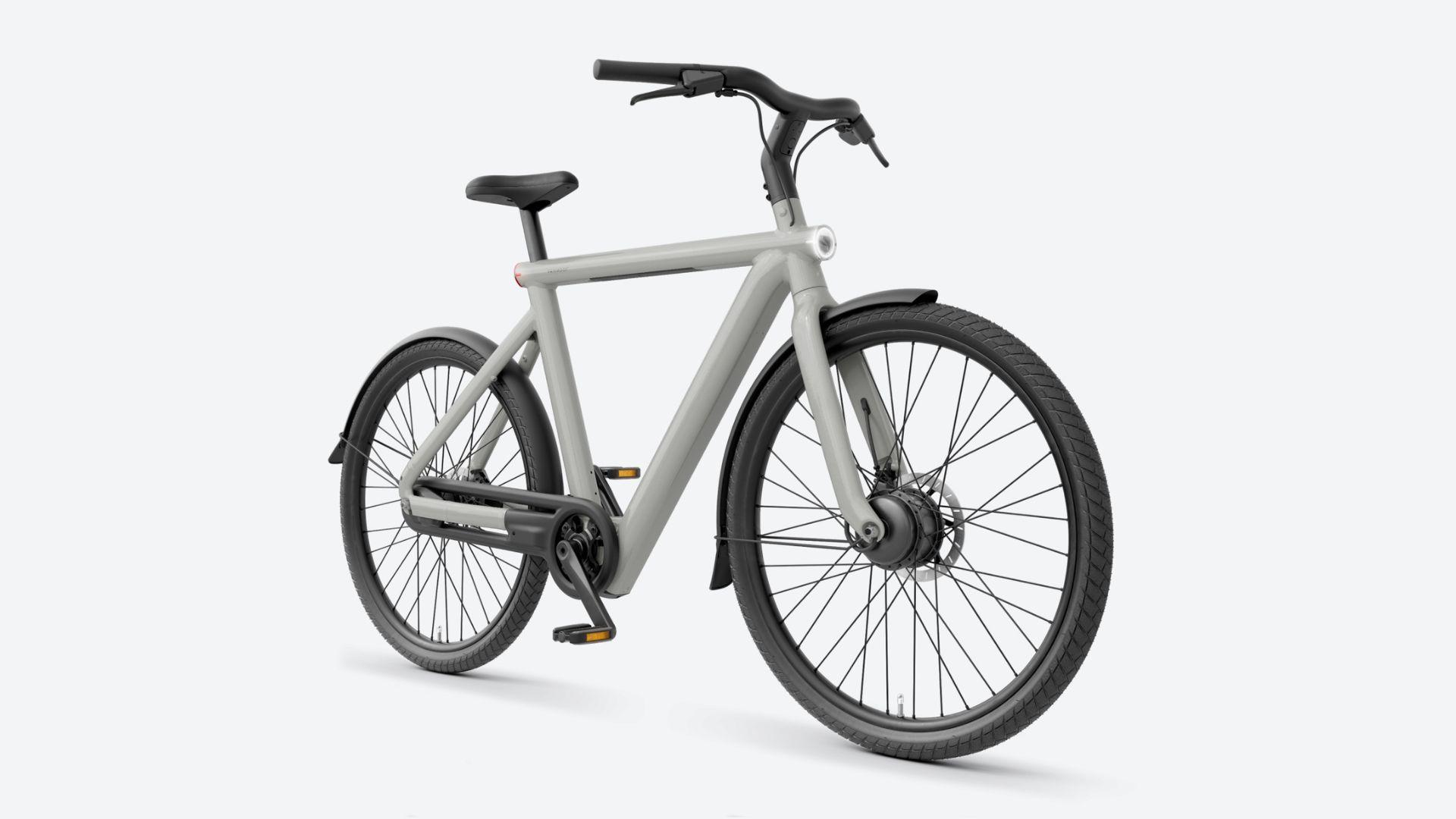 Un vélo électrique gris 